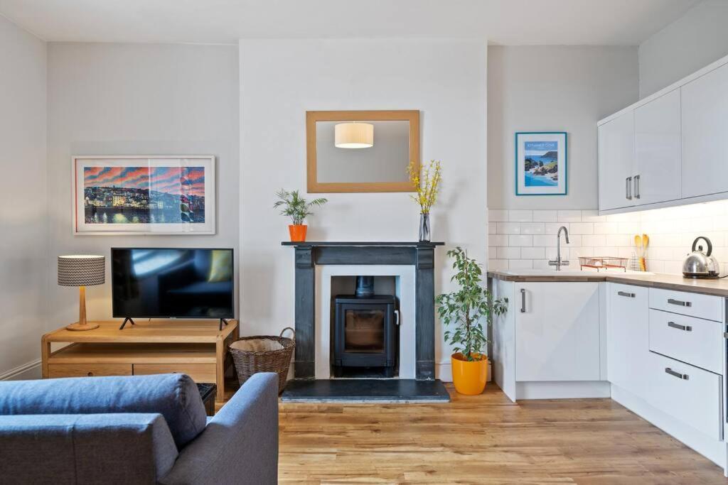 Pendennis - Bright Victorian Flat, Sea Views & Close To Beach Falmouth Zewnętrze zdjęcie